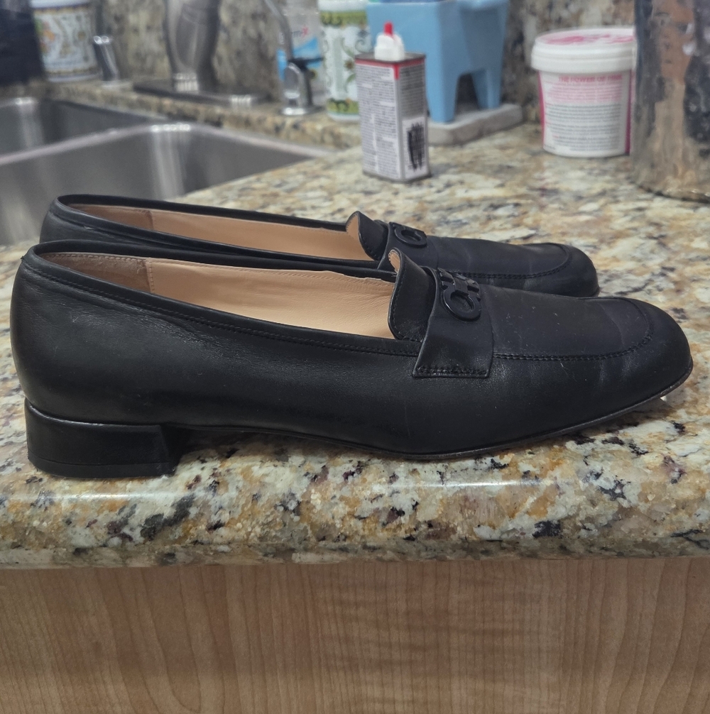 Salvatore Ferragamo Black Leather Loafers size 7 narrow width 2A